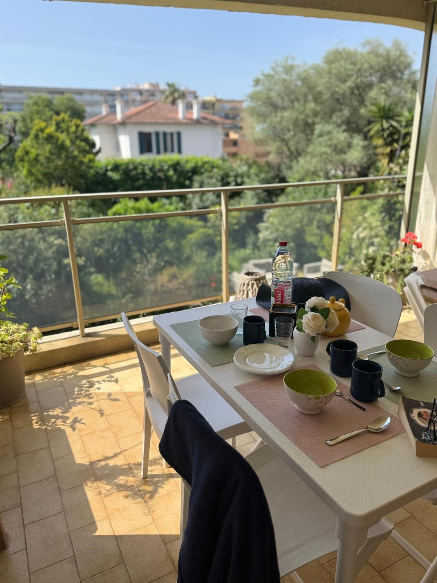 Apt "Laura" Terrasse - Parking - Plage - 5Pers Жуан-Ле-Пин Екстериор снимка